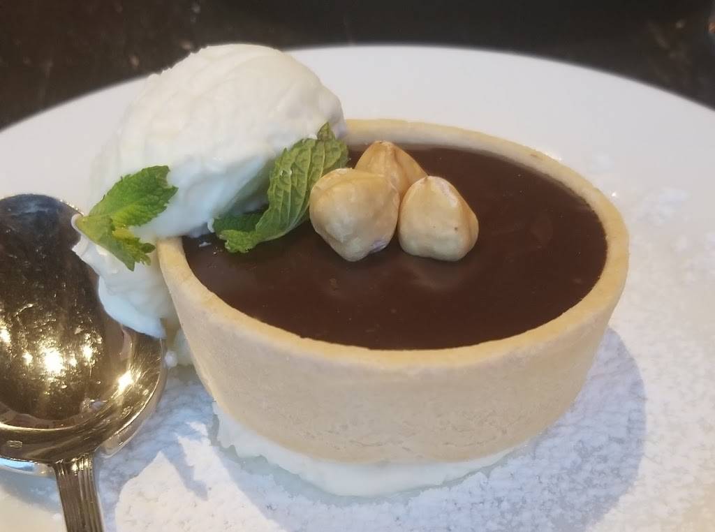 Brasserie Amie | restaurant | 160 E Front St, Traverse City, MI 49684, USA | 2317533161 OR +1 231-753-3161