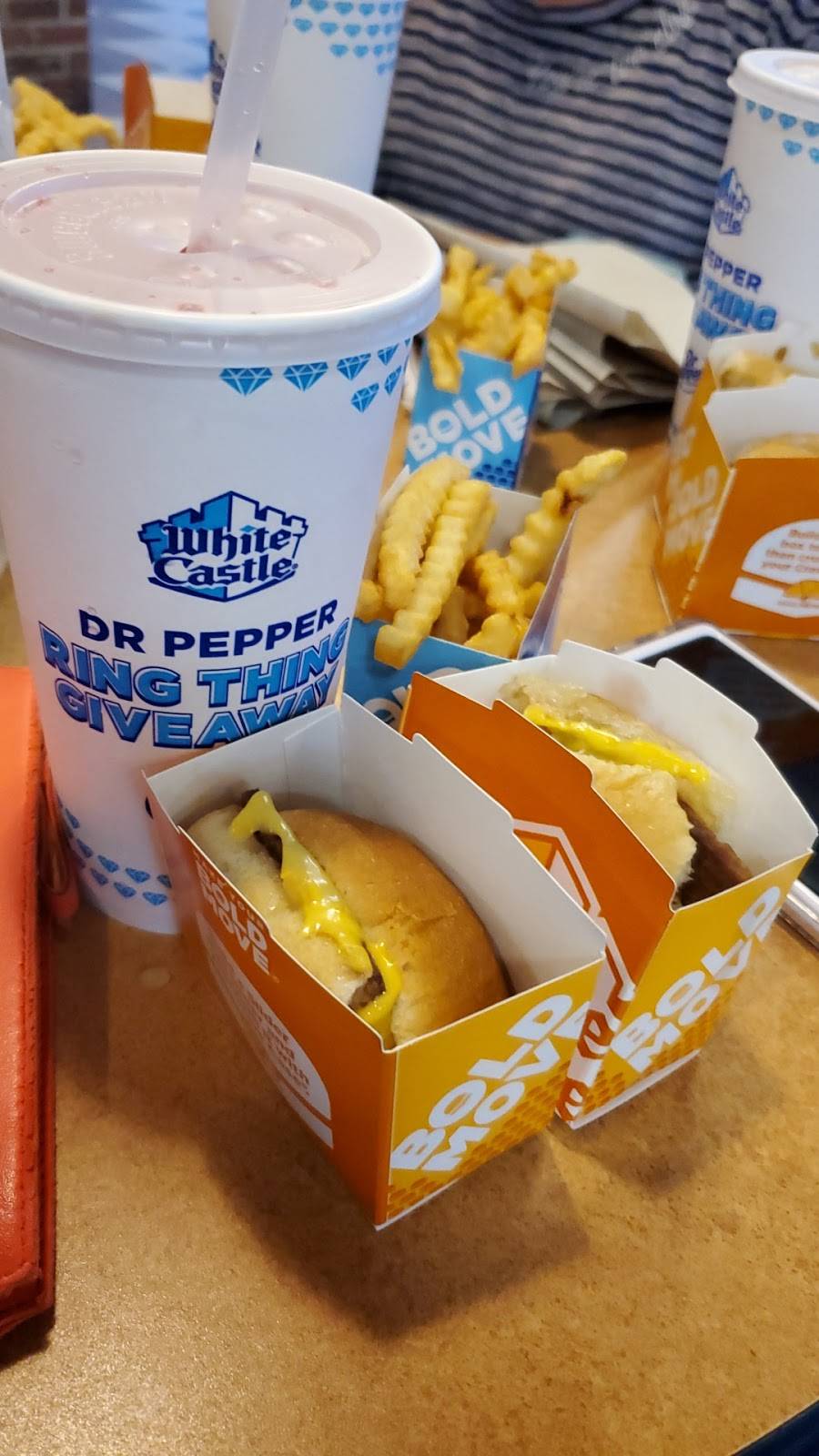 White Castle | restaurant | 3401 Clark Ln, Columbia, MO 65202, USA | 5738867829 OR +1 573-886-7829
