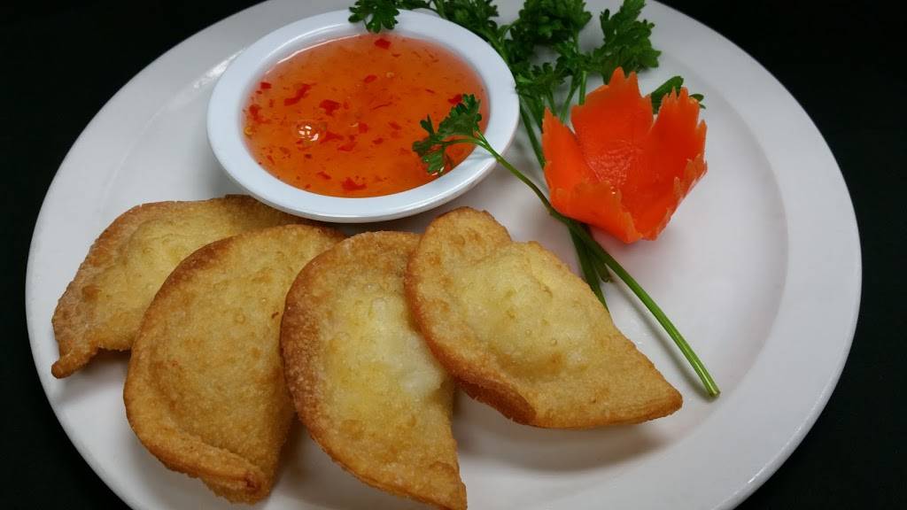 5 R CHA Thai Bistro | restaurant | 2011 N Recker Rd, Mesa, AZ 85215, USA | 4808541487 OR +1 480-854-1487