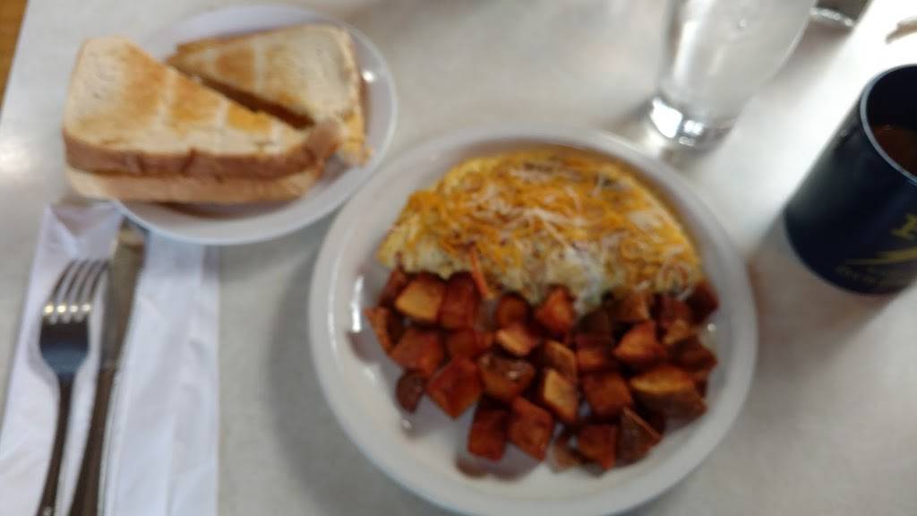 Stoagies Family Room Cafe | restaurant | 91 E Chicago St, Coldwater, MI 49036, USA | 5172787820 OR +1 517-278-7820