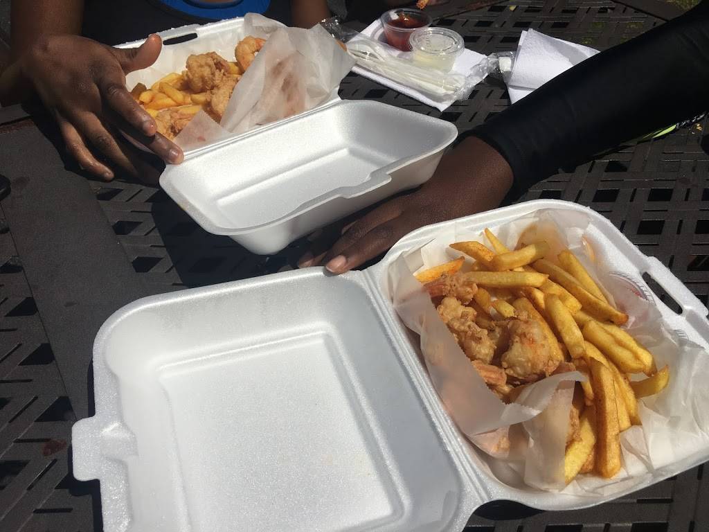 Brother And Sister Bar-B-Que Pit | restaurant | 4530 NW 27th Ave, Miami, FL 33142, USA | 7868008888 OR +1 786-800-8888