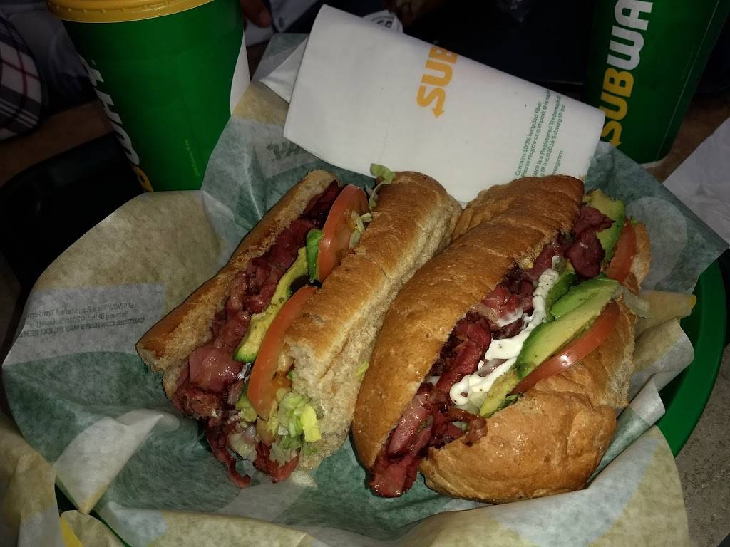 Subway | restaurant | 3782 N Blackstone Ave, Fresno, CA 93726, USA | 5592210104 OR +1 559-221-0104