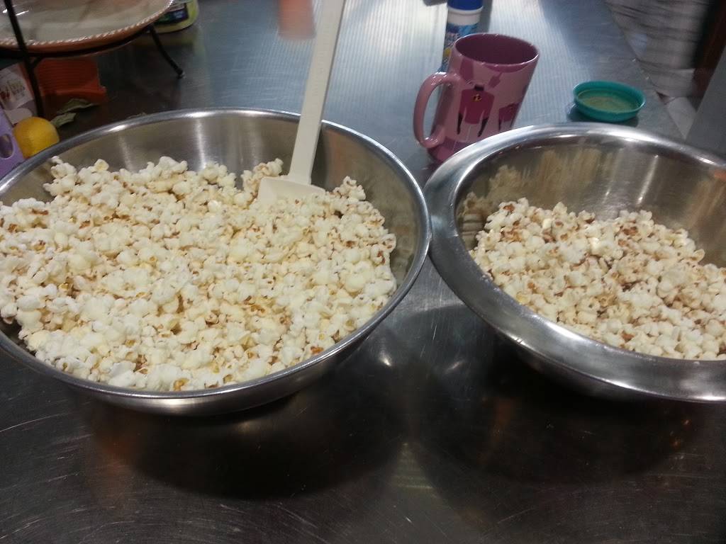 Lucky Dog Pub & Grub | restaurant | 107 W Row St, Jamestown, MO 65046, USA | 6608492055 OR +1 660-849-2055