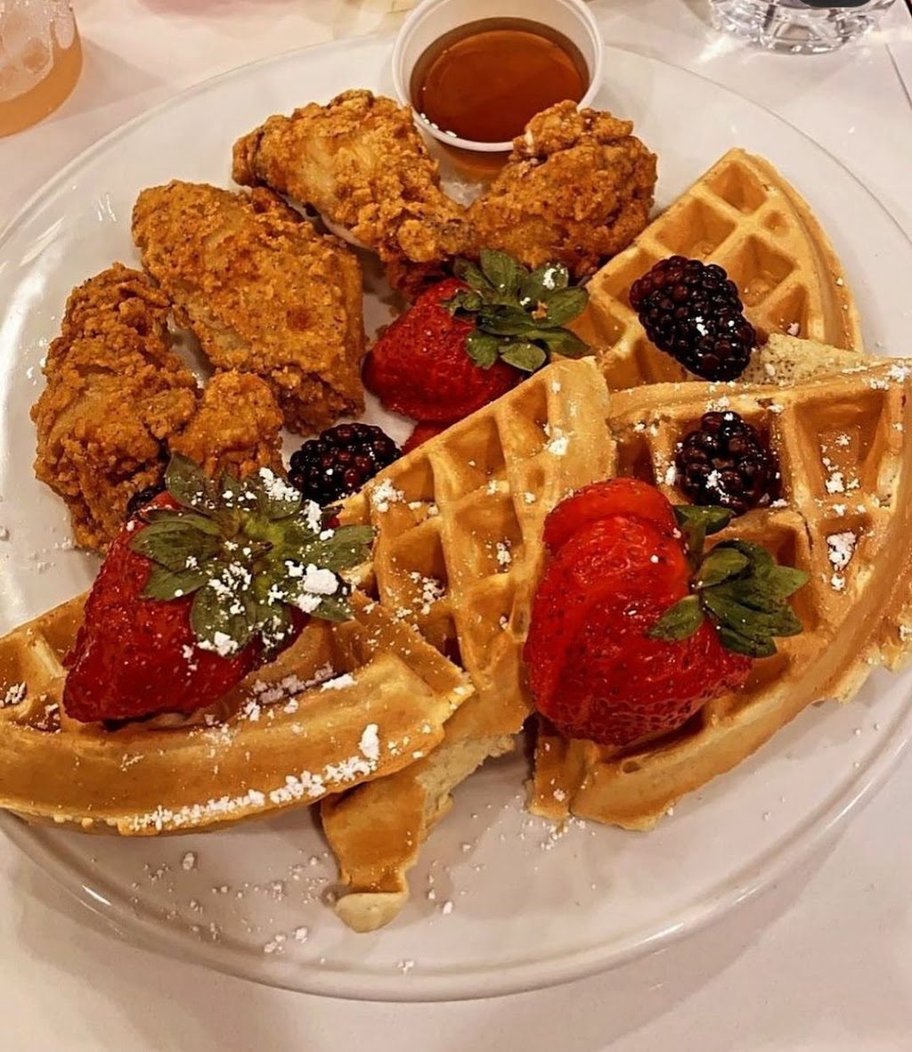 The Quarter | restaurant | 8611 Airport Blvd, Houston, TX 77061, USA | 7139468900164 OR +1 713-946-8900 ext. 164