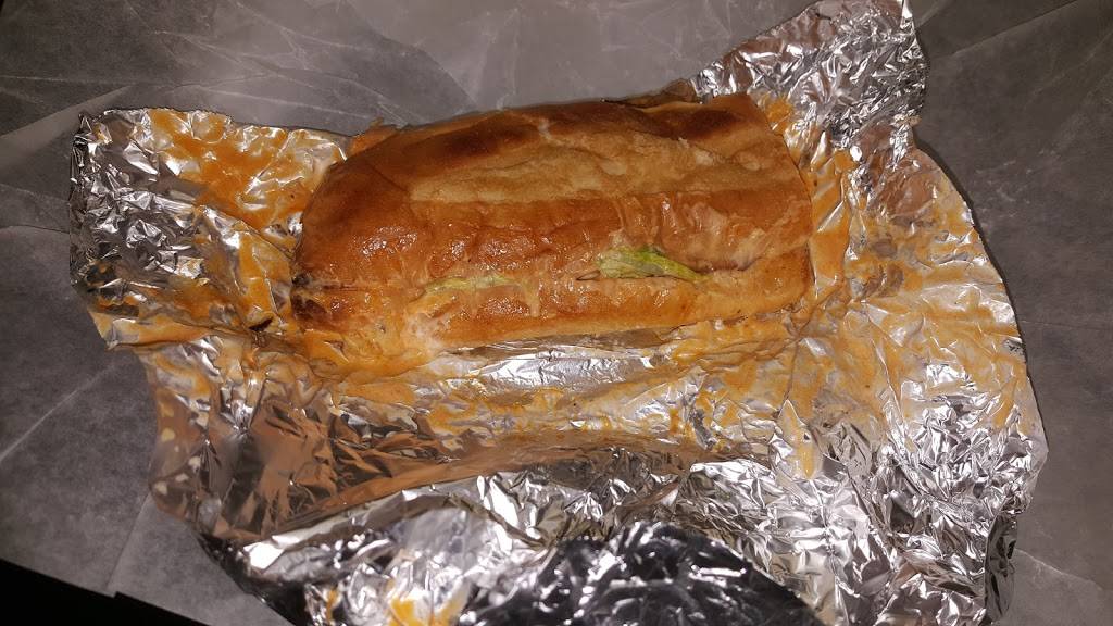 Pizza World | restaurant | 651 Carlyle Ave # A, Belleville, IL 62221, USA | 6182771111 OR +1 618-277-1111