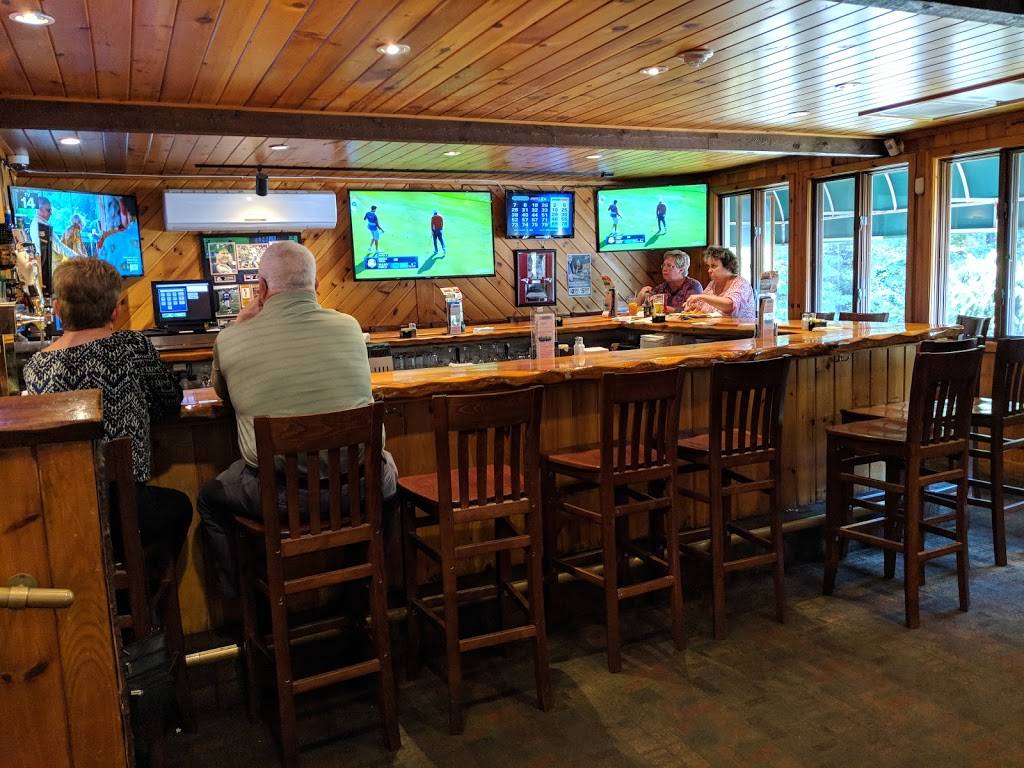 The Lodge Pub & Eatery | restaurant | 40 Breakneck Hill Rd, Lincoln, RI 02865, USA | 4017258510 OR +1 401-725-8510