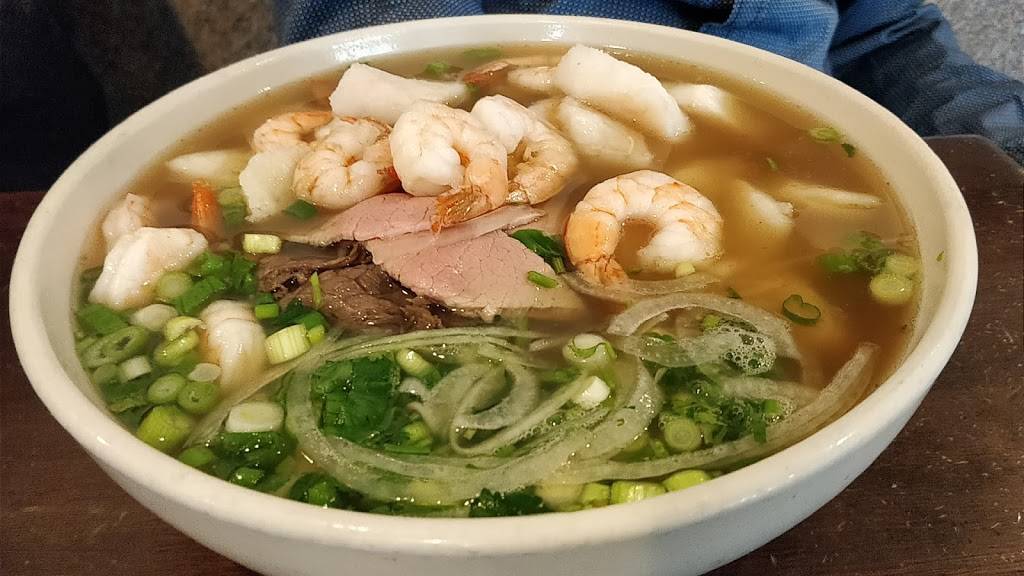 Pho n Seafood | restaurant | 924 N Court St, Visalia, CA 93291, USA | 5597323663 OR +1 559-732-3663