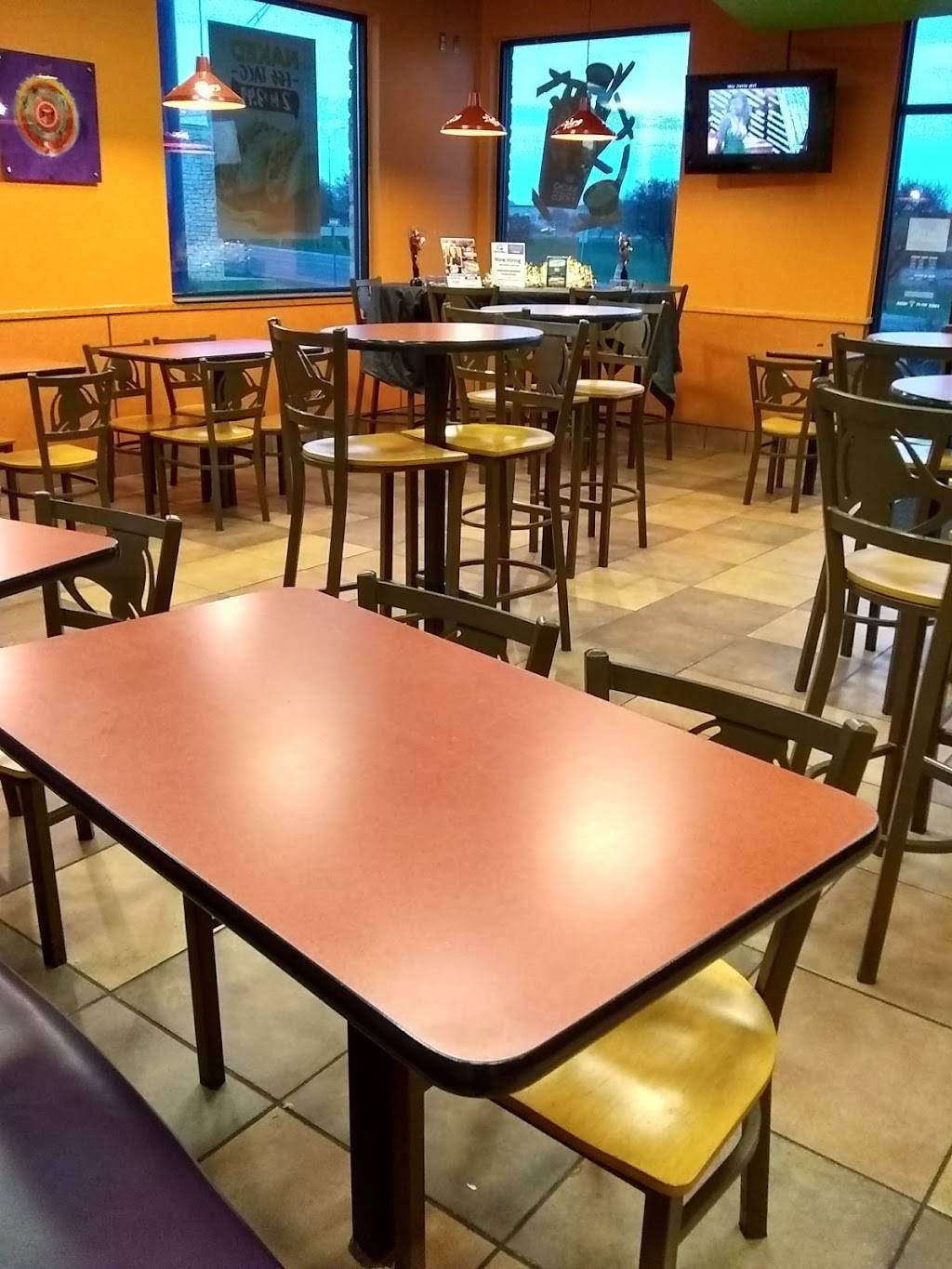Taco Bell | meal takeaway | 1108 N Interstate Hwy 35, Round Rock, TX 78681, USA | 5122441264 OR +1 512-244-1264