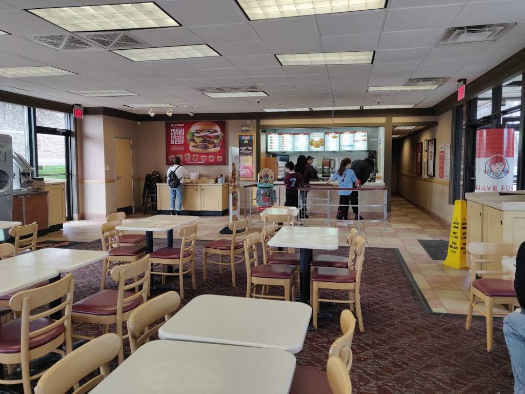 Wendys | restaurant | 3910 E Washington Ave, Madison, WI 53704, USA | 6082441999 OR +1 608-244-1999