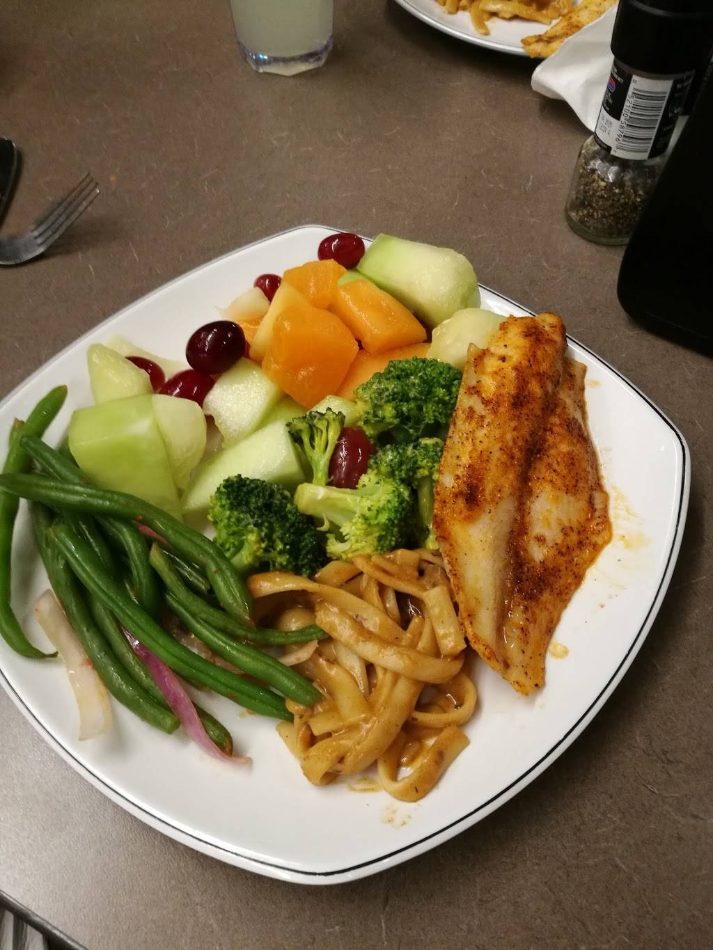 Dining Hall West | restaurant | 800 W Campbell Rd, Richardson, TX 75080, USA | 9728836248 OR +1 972-883-6248