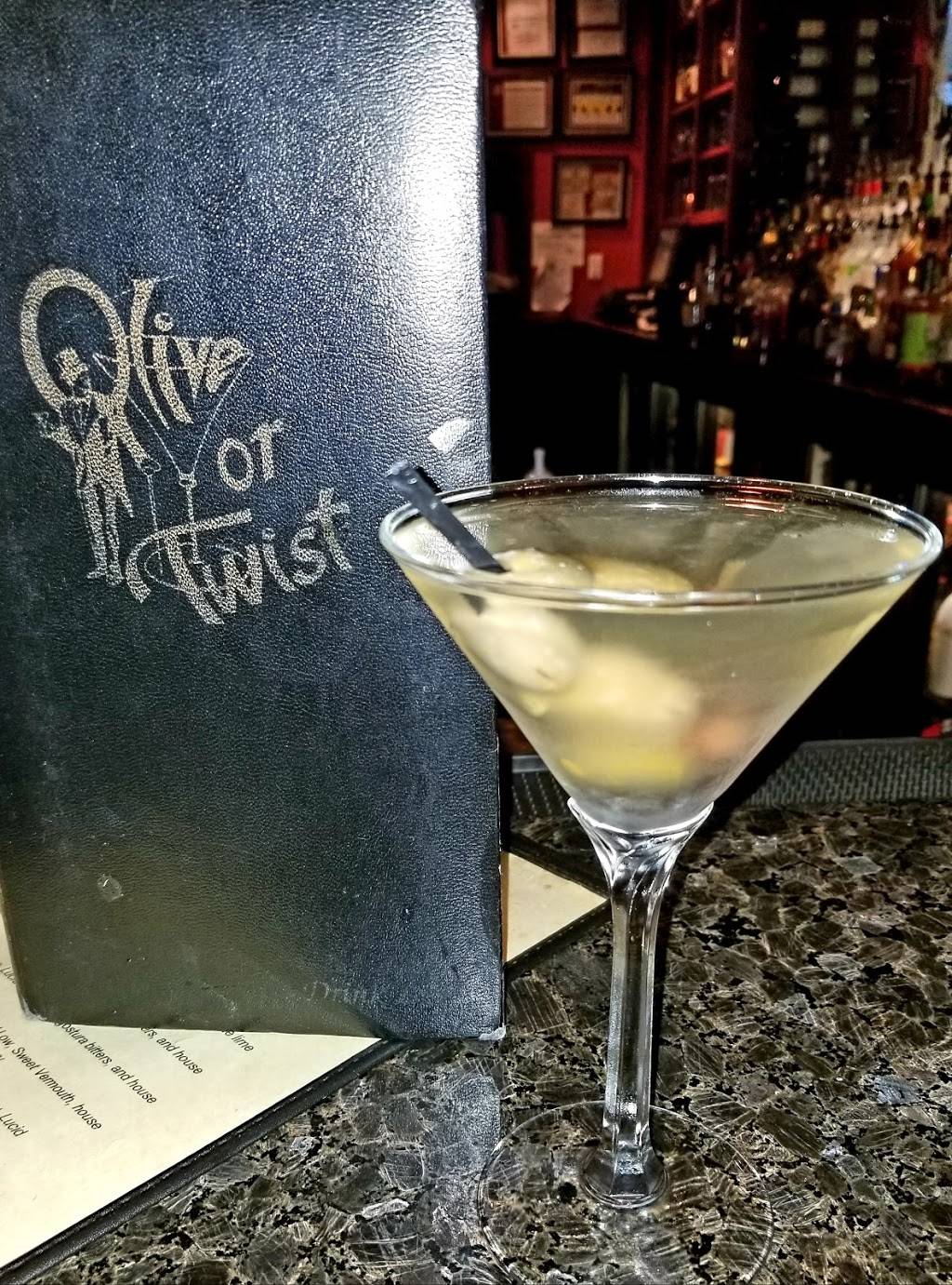 Olive Or Twist | night club | 6906 Windsor Ave, Berwyn, IL 60402, USA | 7084841808 OR +1 708-484-1808