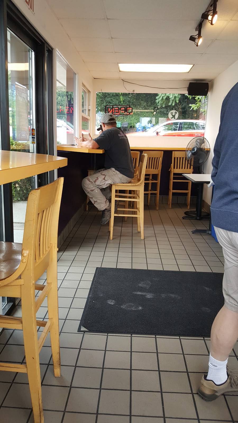 Kidd Valley | restaurant | 5502 25th Ave NE, Seattle, WA 98105, USA | 2065220890 OR +1 206-522-0890