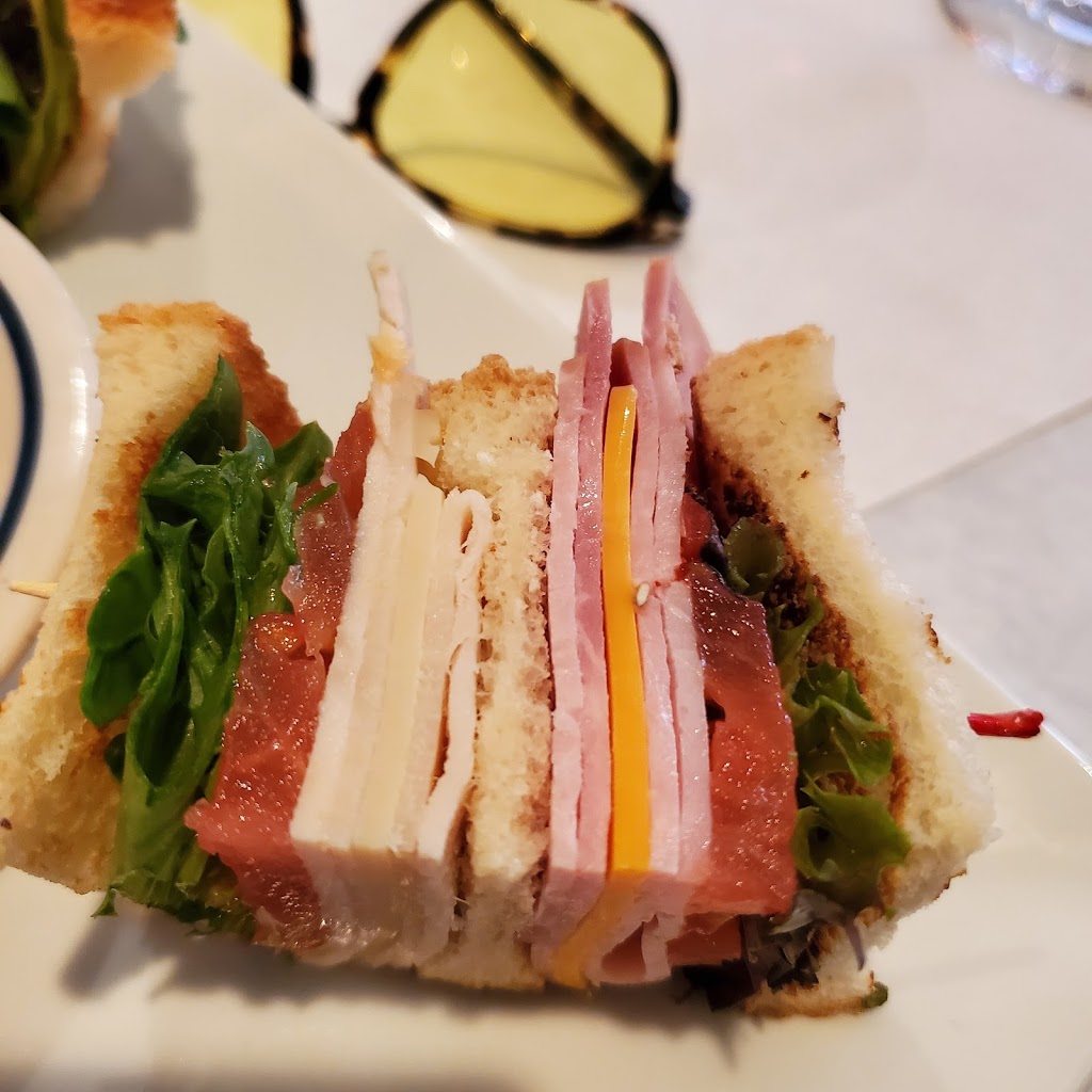 Sam Millers | restaurant | 1210 E Cary St, Richmond, VA 23219, USA | 8046445465 OR +1 804-644-5465