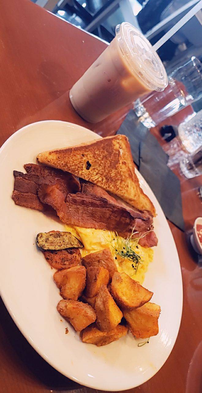 Full Belly Cafe + Bar | restaurant | 427 N Loop 1604 W Suite 202, San Antonio, TX 78258, USA | 2102365374 OR +1 210-236-5374