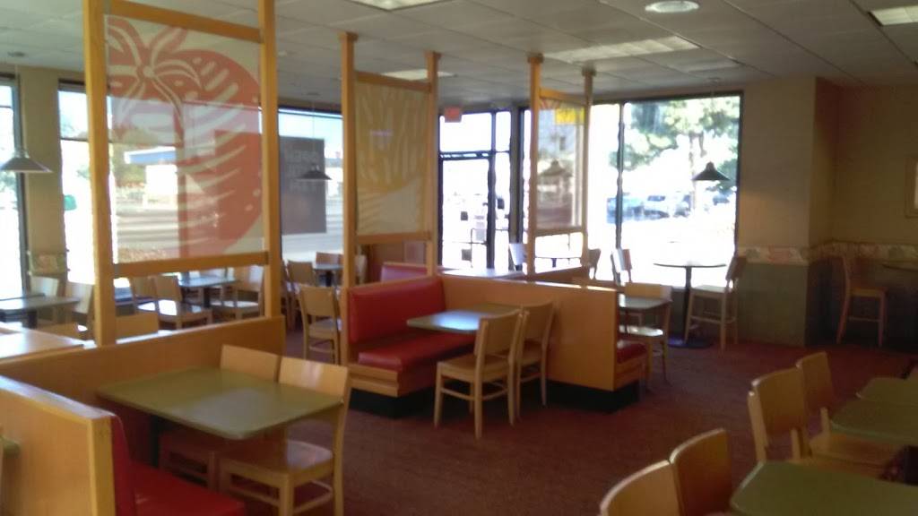 Wendys | restaurant | 765 S Clovis Ave, Fresno, CA 93727, USA | 5592521440 OR +1 559-252-1440