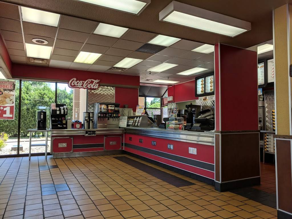 Hardees | restaurant | 207 N Center Ave, Merrill, WI 54452, USA | 7155363292 OR +1 715-536-3292