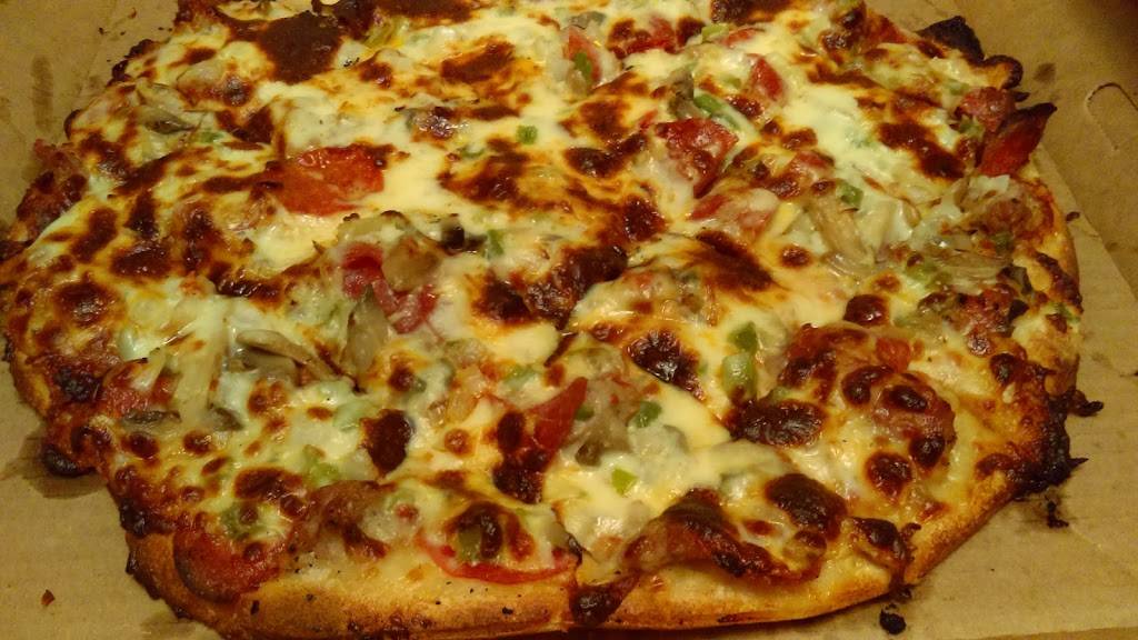 Reds Savoy Pizza | restaurant | 1575 Queens Dr, Woodbury, MN 55125, USA | 6513408502 OR +1 651-340-8502