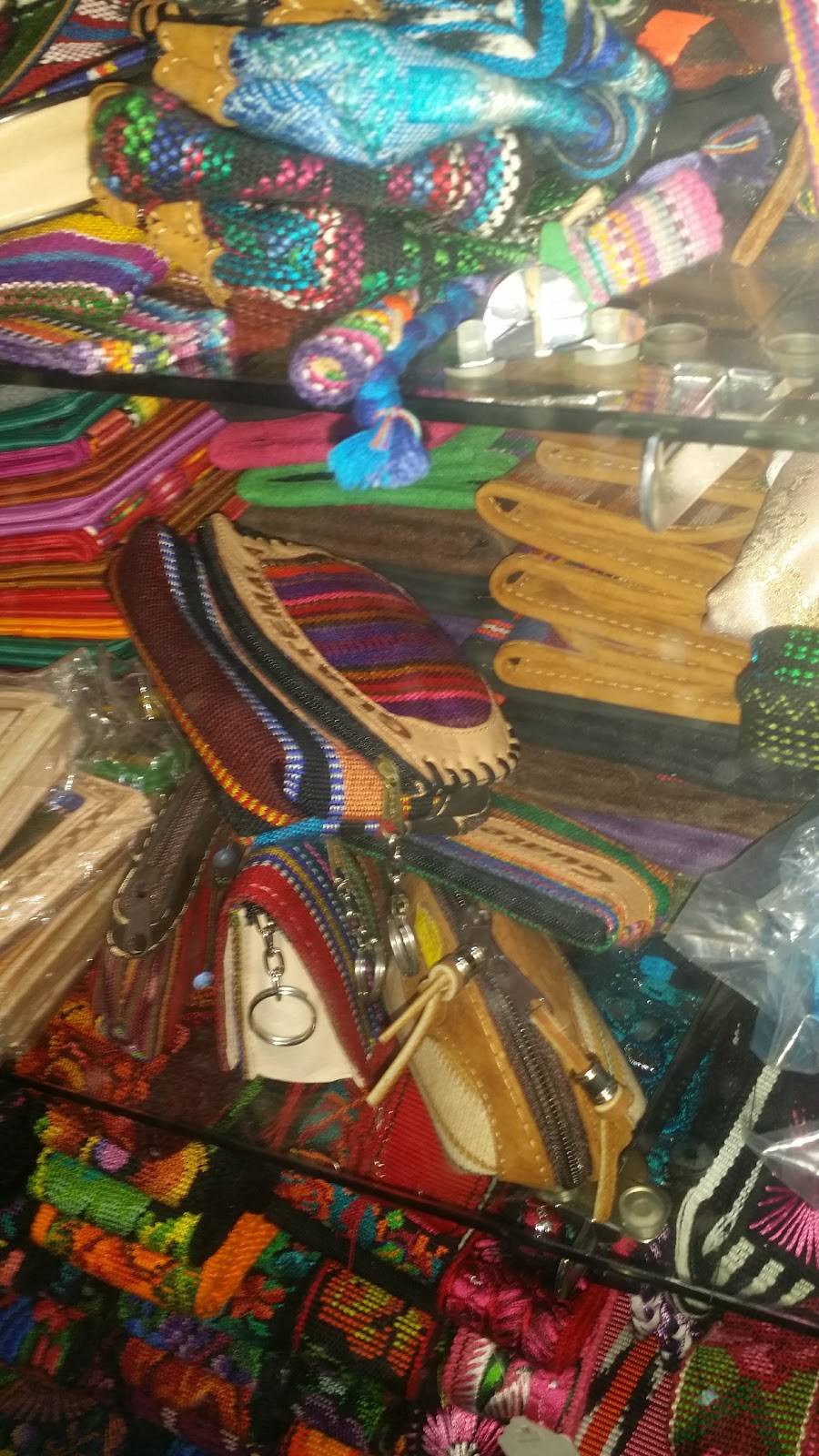 El Quetzal Bakery & Restaurant | restaurant | 3700 Hillcroft St, Houston, TX 77057, USA | 7139529253 OR +1 713-952-9253