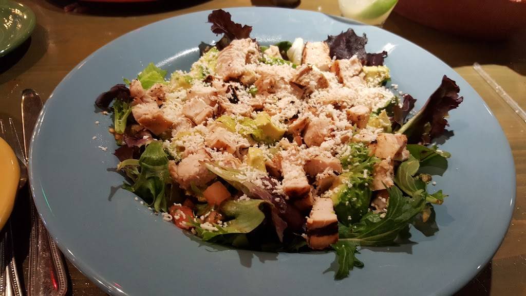 Lupe Tortilla | restaurant | 5838 Worth Pkwy, San Antonio, TX 78257, USA | 2104465113 OR +1 210-446-5113