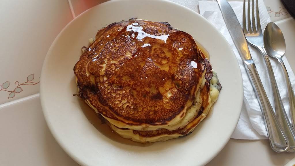 Hungry Hollow Cafe | restaurant | 37 Main St, Limerick, ME 04048, USA | 2077938585 OR +1 207-793-8585