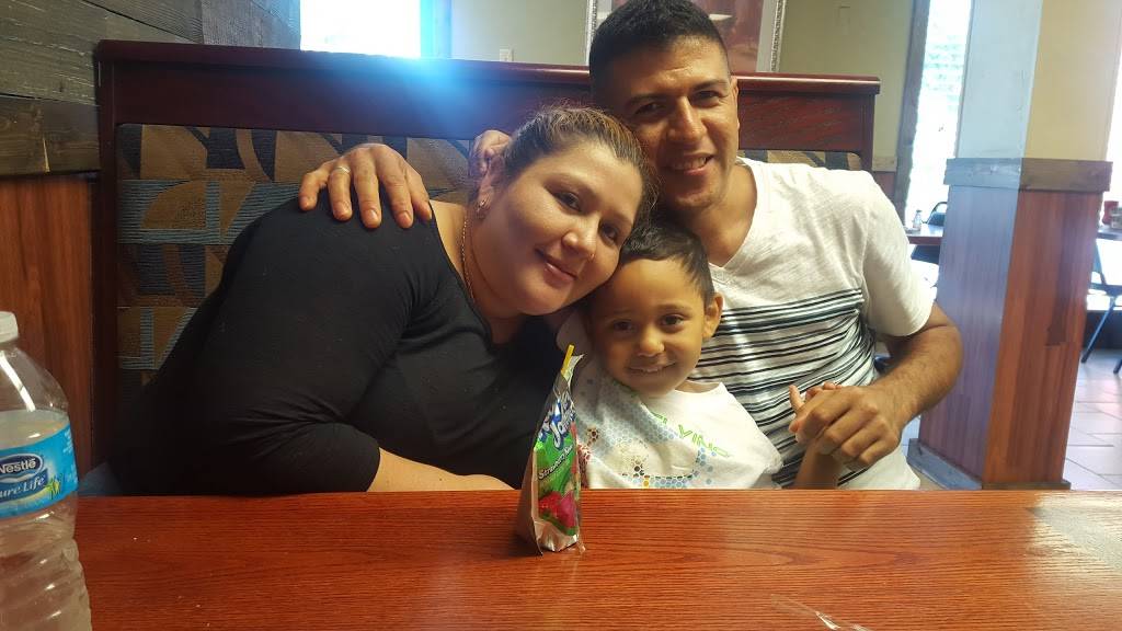 La Ecuatoriana | restaurant | 4215 Annapolis Rd # A, Halethorpe, MD 21227, USA | 4106361346 OR +1 410-636-1346