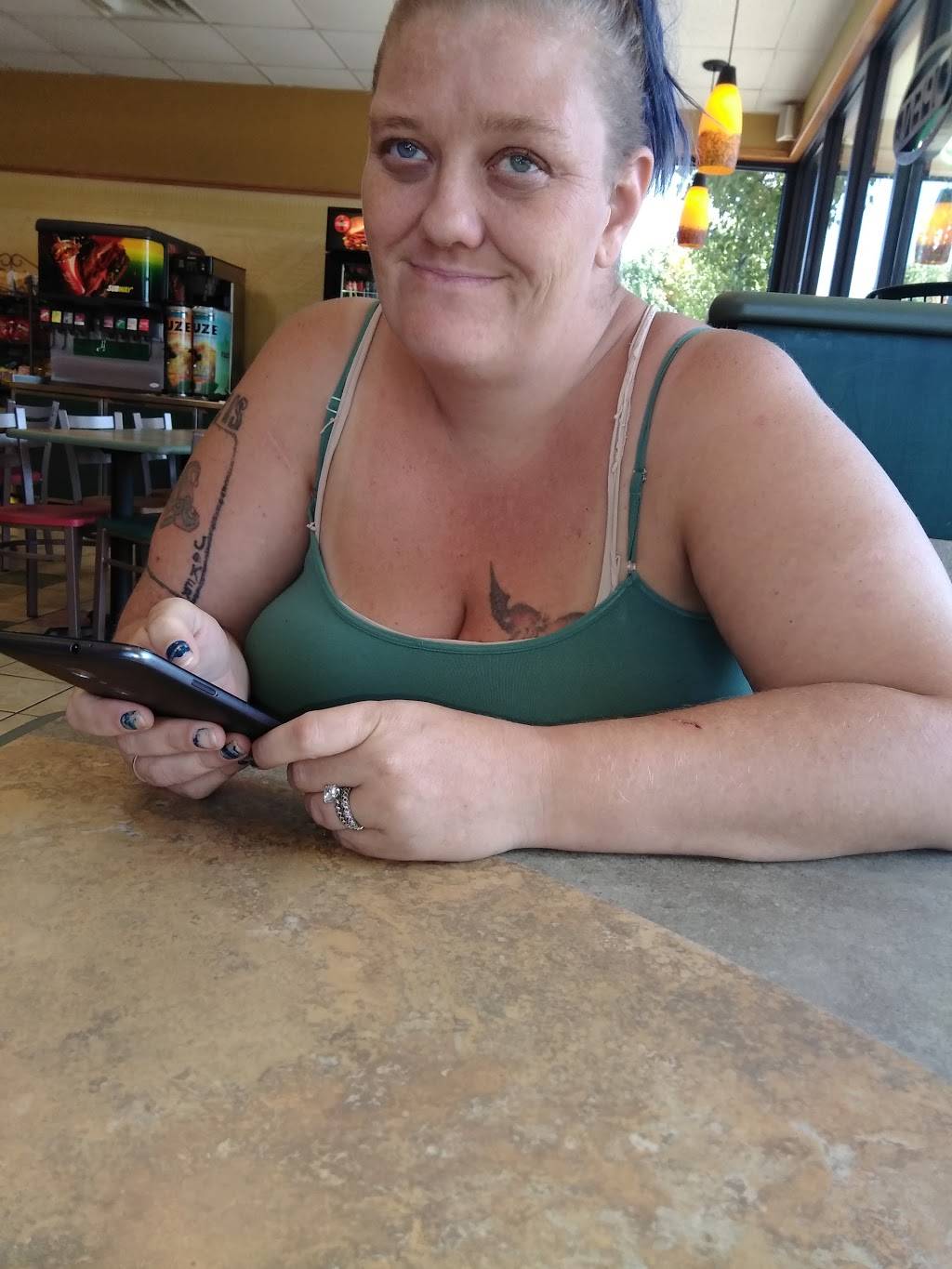 Subway Restaurants | restaurant | 2788 W Andrew Johnson Hwy, Morristown, TN 37814, USA | 4235872179 OR +1 423-587-2179