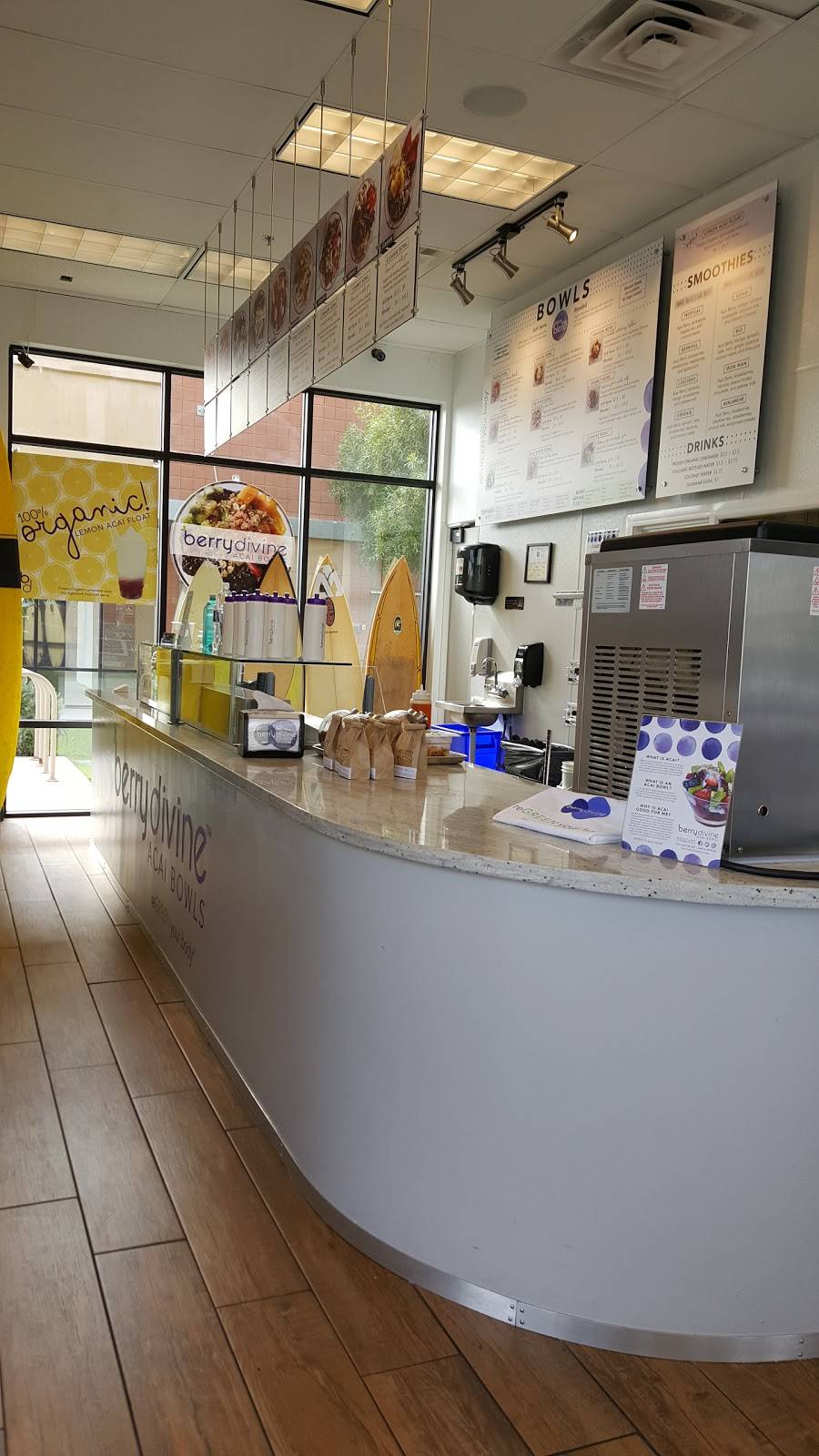 Berry Divine Acai Bowls | restaurant | 960 N Scottsdale Rd #101, Tempe, AZ 85281, USA | 4809670942 OR +1 480-967-0942