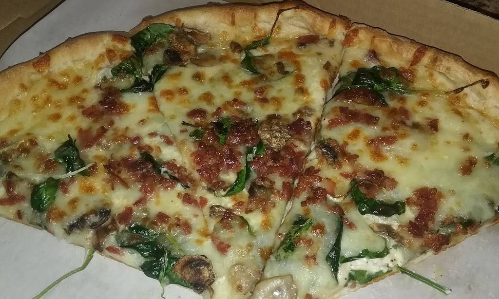 Giovannis Roast Beef & Pizzeria | restaurant | 14 Broad St, Nashua, NH 03064, USA | 6038741379 OR +1 603-874-1379