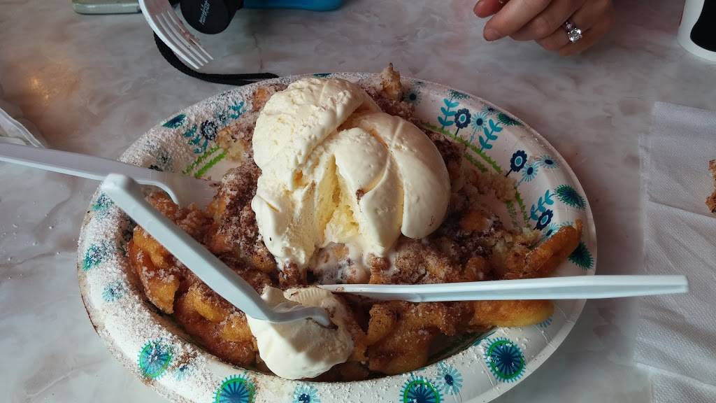 Cakes & Cream Fifties Diner & Drive In | restaurant | 2805 W 76 Country Blvd, Branson, MO 65616, USA | 4173344929 OR +1 417-334-4929