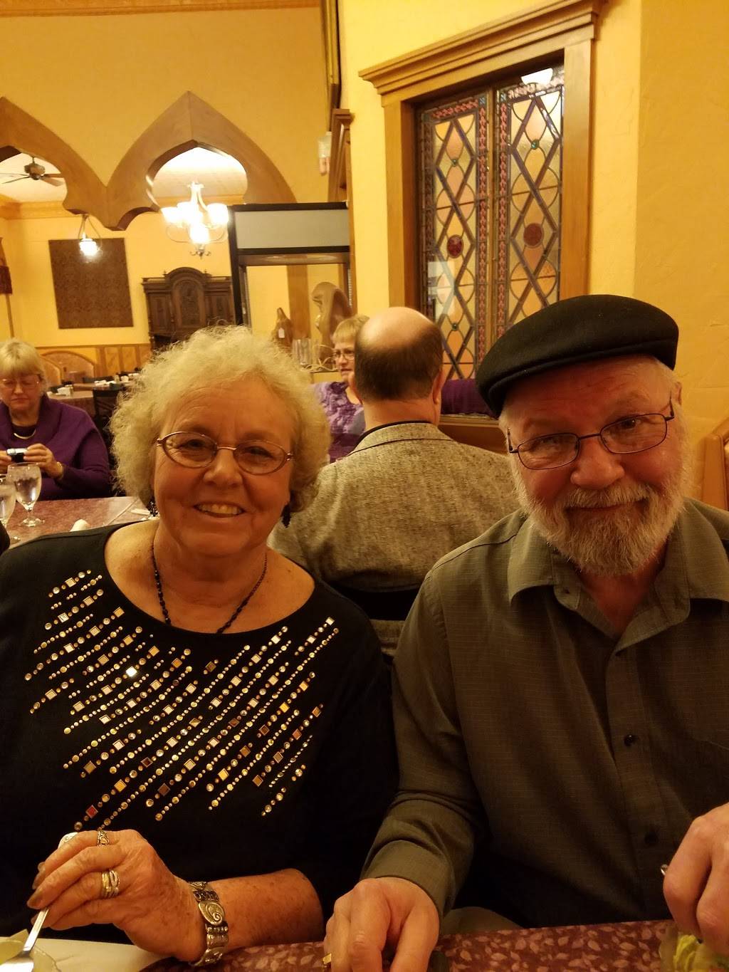 Tangled Vine Restaurant, Carlinville Illinois | restaurant | 531 S West St, Carlinville, IL 62626, USA | 2178547167 OR +1 217-854-7167