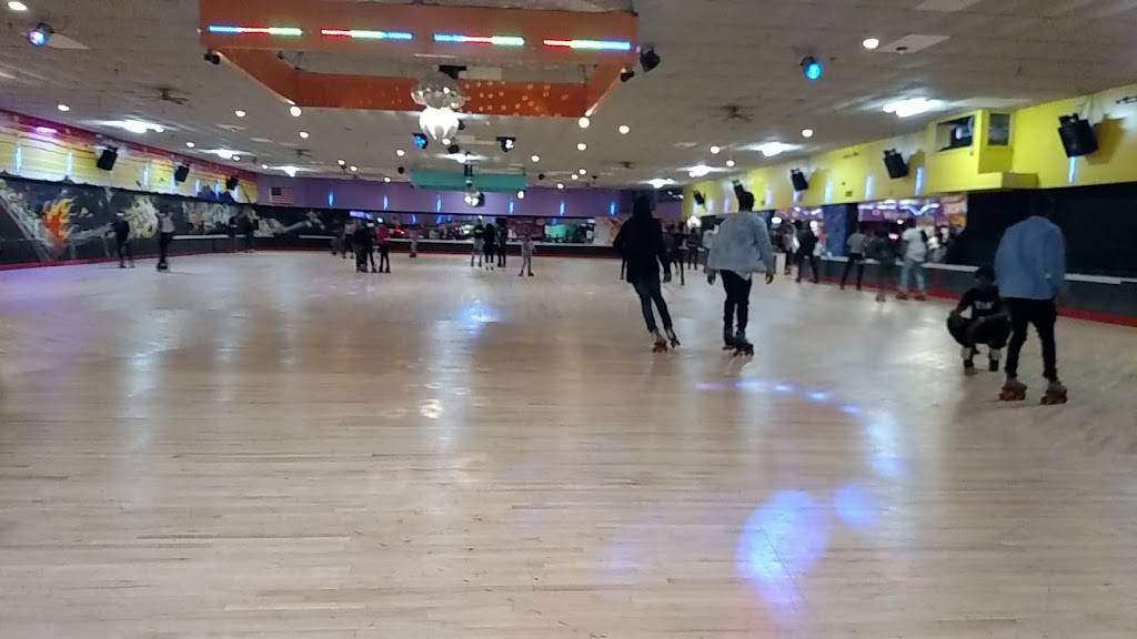 Temple Hills Skate Palace | restaurant | 3132 Branch Ave, Hillcrest Heights, MD 20748, USA | 3015056490 OR +1 301-505-6490