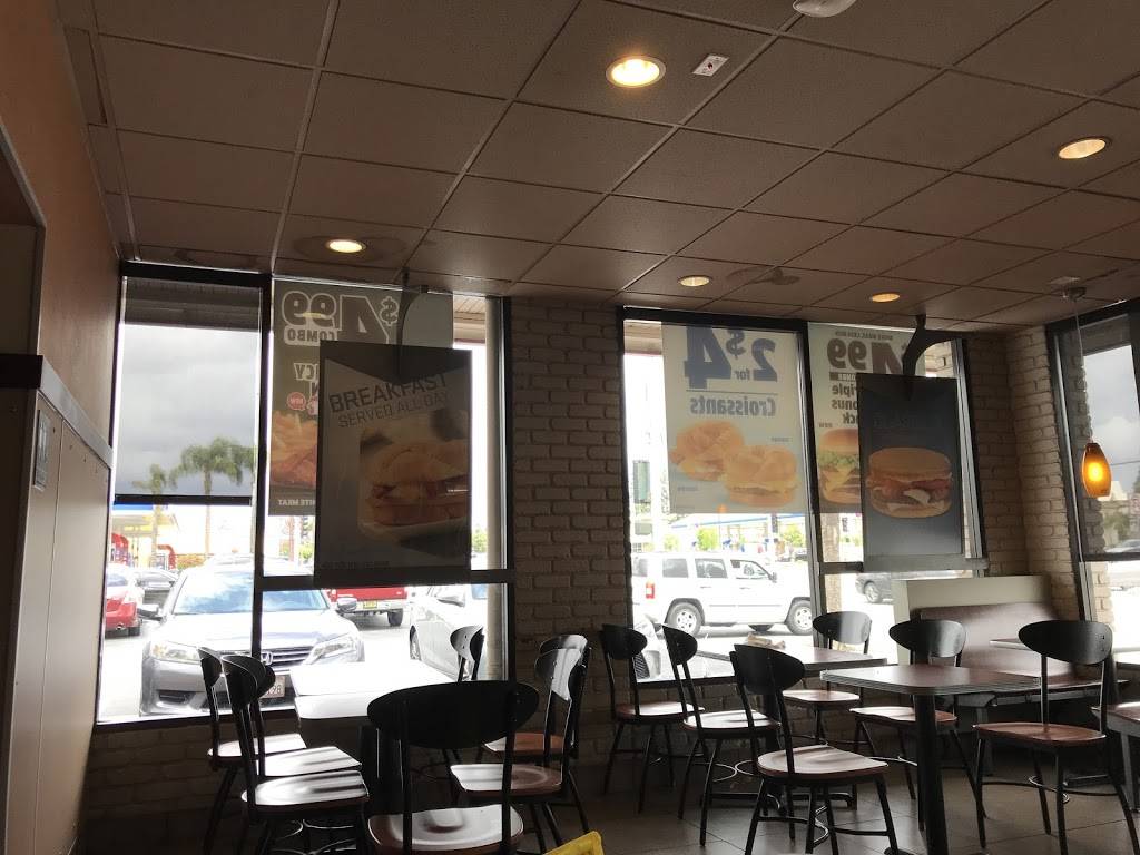 Jack in the Box | restaurant | 10110 Sierra Ave, Fontana, CA 92335, USA | 9098221189 OR +1 909-822-1189