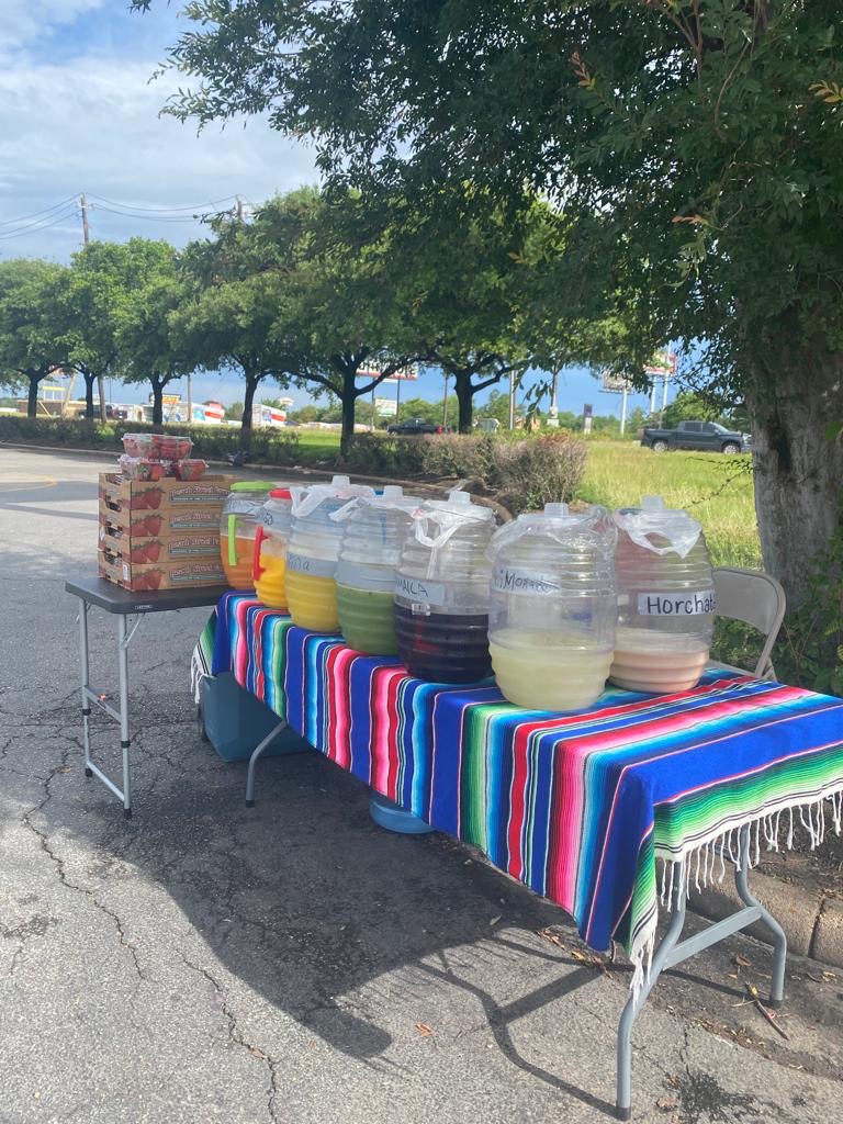 Aguas frescas Naturales y tamales La Lady | restaurant | 13504 East Fwy, Houston, TX 77015, USA | 8328032940 OR +1 832-803-2940