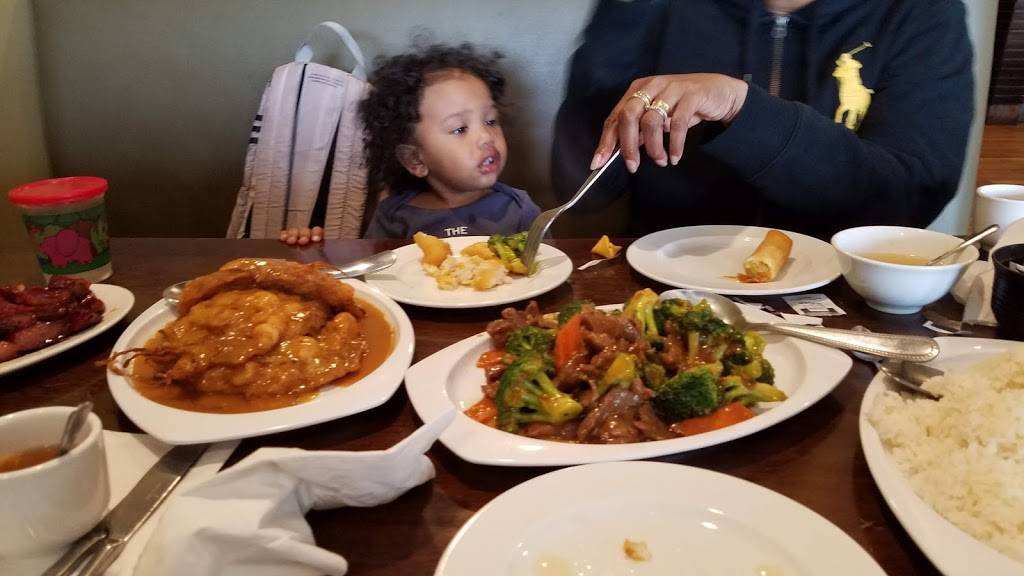 Great Chow | restaurant | 2702, 17 Beale Street, Quincy, MA 02170, USA | 6173281338 OR +1 617-328-1338