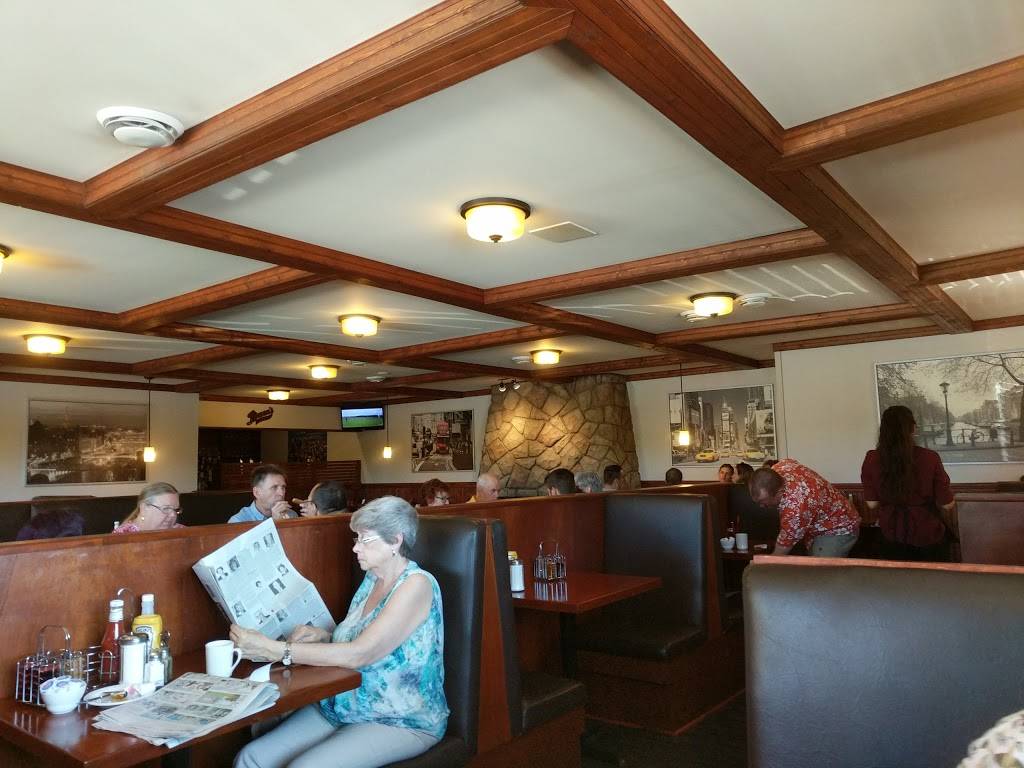 Dunns Famous Bank Street Deli | restaurant | 2679 Bank St, Gloucester, ON K1T 1N1, Canada | 6132477771 OR +1 613-247-7771