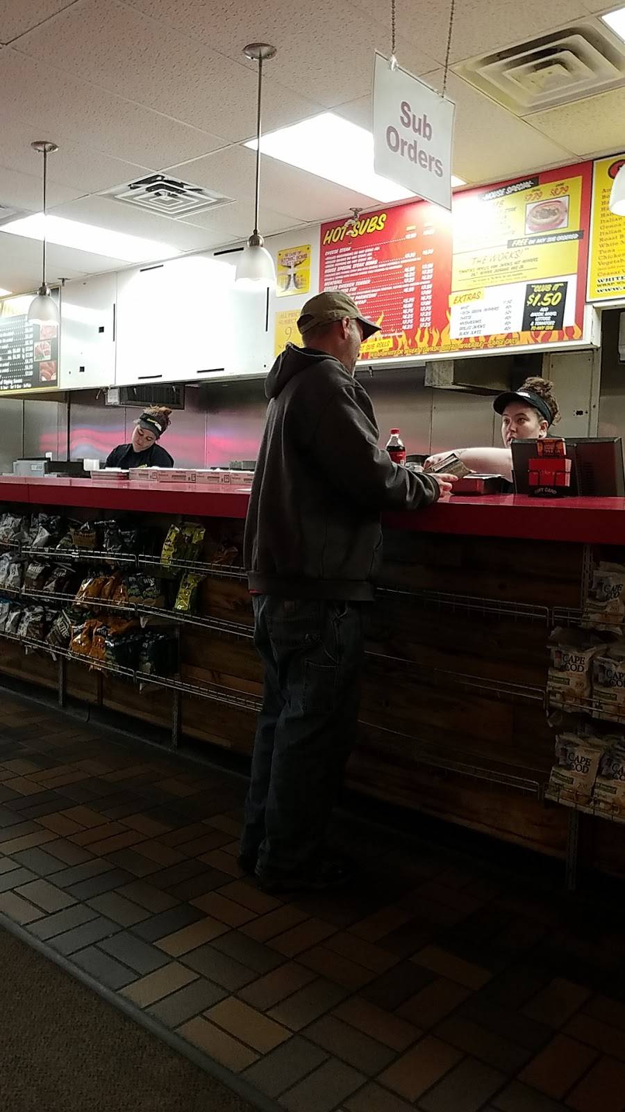 Christophers Subs & Pizza | restaurant | 264 Main Dunstable Rd, Nashua, NH 03062, USA | 6038832362 OR +1 603-883-2362