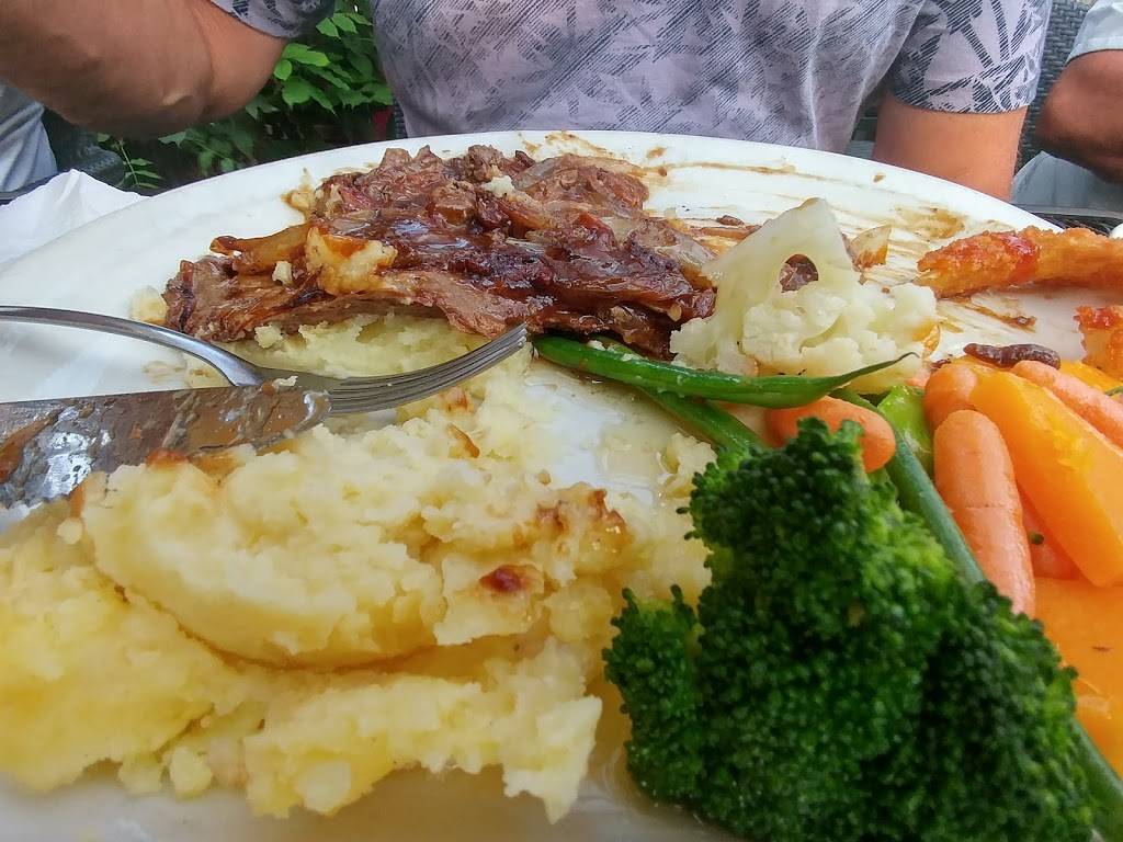 Oasis Bar & Grill | restaurant | 31 King St E, Cobourg, ON K9A 2M3, Canada | 9053726634 OR +1 905-372-6634