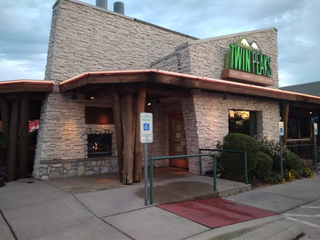 Twin Peaks Mesquite | restaurant | 18995 Lyndon B Johnson Fwy, Mesquite, TX 75150, USA | 9722707625 OR +1 972-270-7625