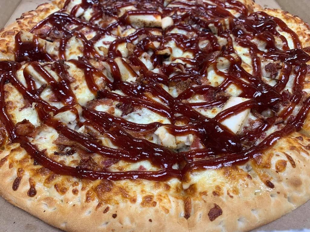 Gibbys pizza | restaurant | 17818 E Thirteen Mile Rd, Roseville, MI 48066, USA | 5865859492 OR +1 586-585-9492