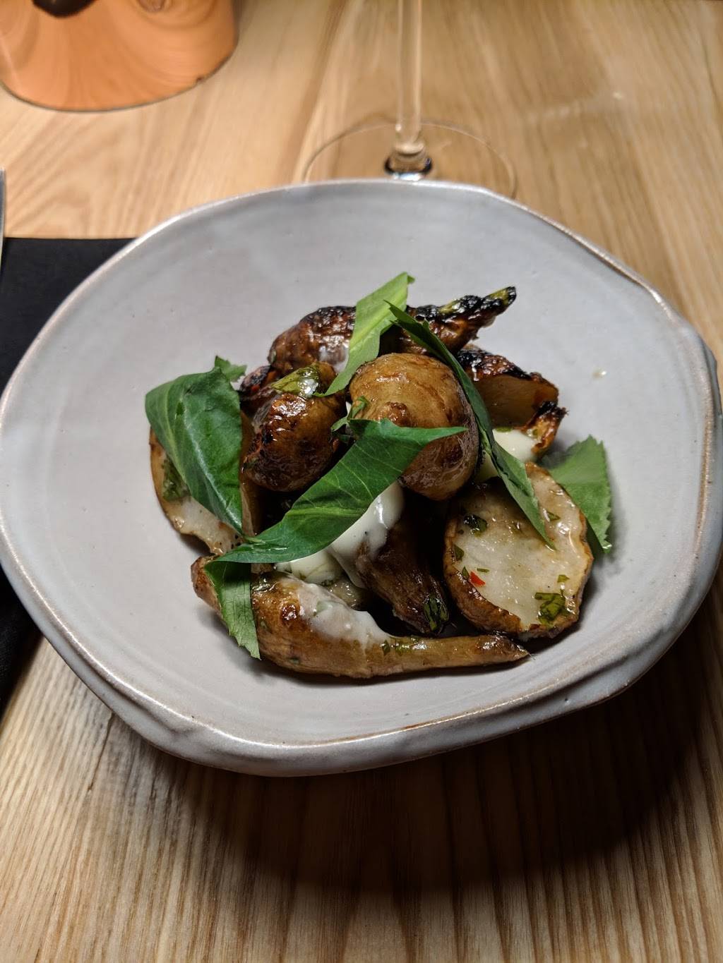 Le Flamant | restaurant | 4043 Rue Ontario E, Montréal, QC H1W 1T3, Canada | 5145434245 OR +1 514-543-4245