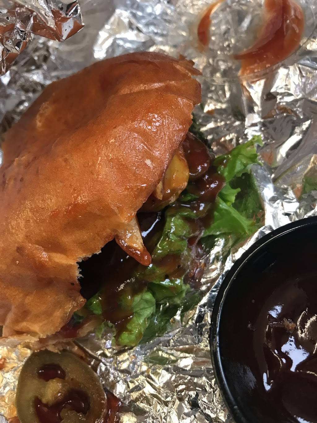 Be Right Burger | restaurant | Washington Dulles International Airport, Concourse C, Gate C14, Main Terminal, Saarinen Cir, Dulles, VA 20166, USA | 7035725390 OR +1 703-572-5390