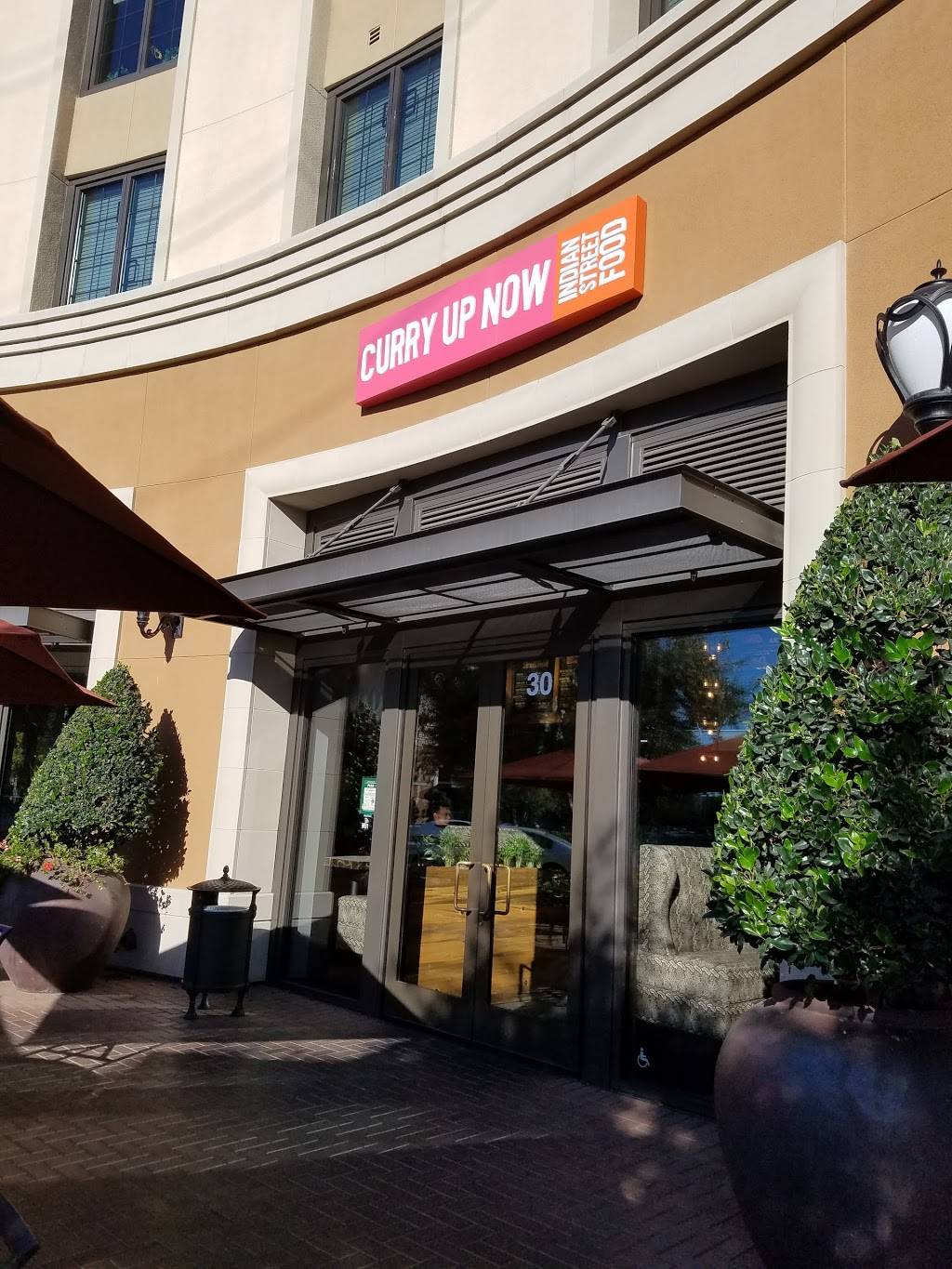 Curry Up Now | restaurant | 3250 Zanker Rd #30, San Jose, CA 95134, USA | 4087703541 OR +1 408-770-3541