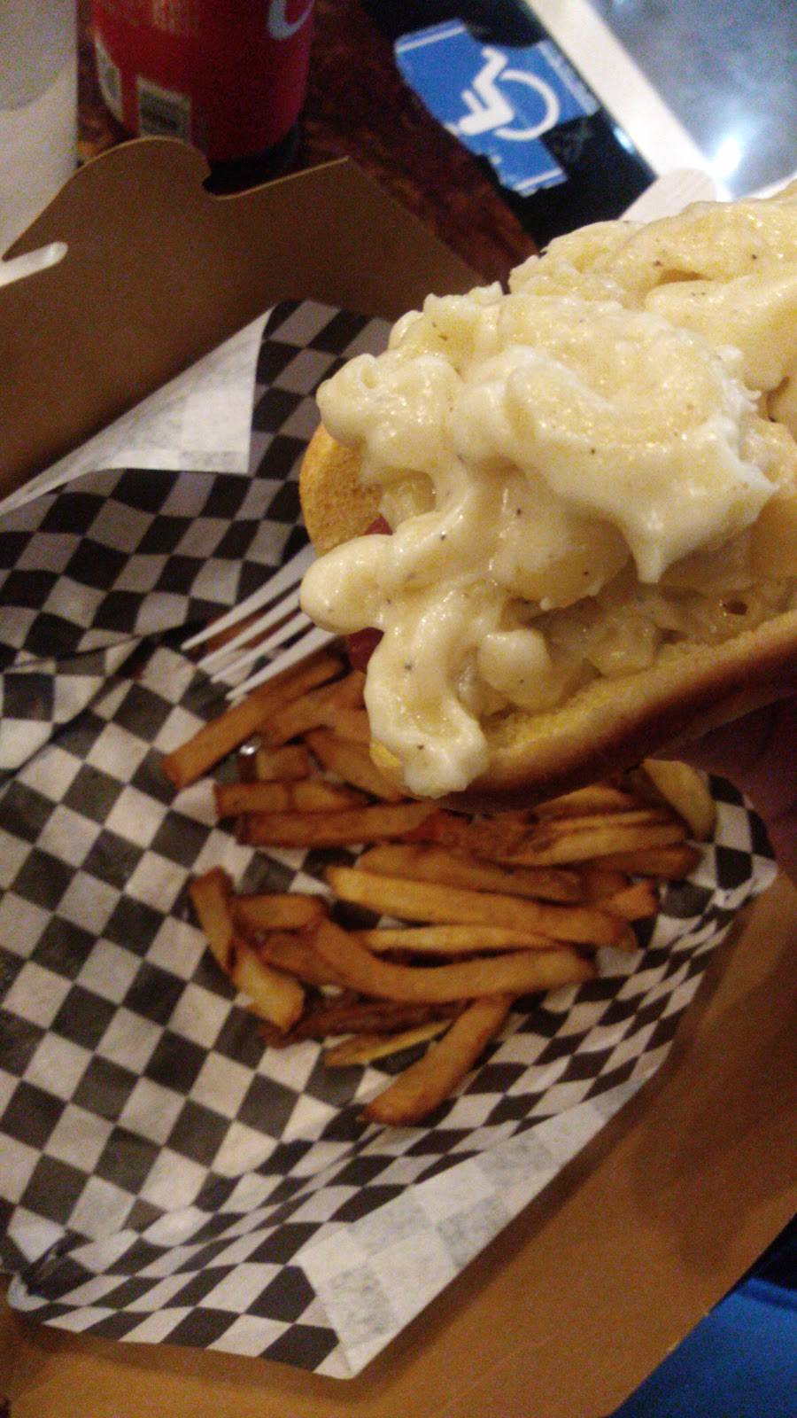 Mac & Chess | restaurant | 12486 SW 8th St, Miami, FL 33184, USA | 3055513475 OR +1 305-551-3475