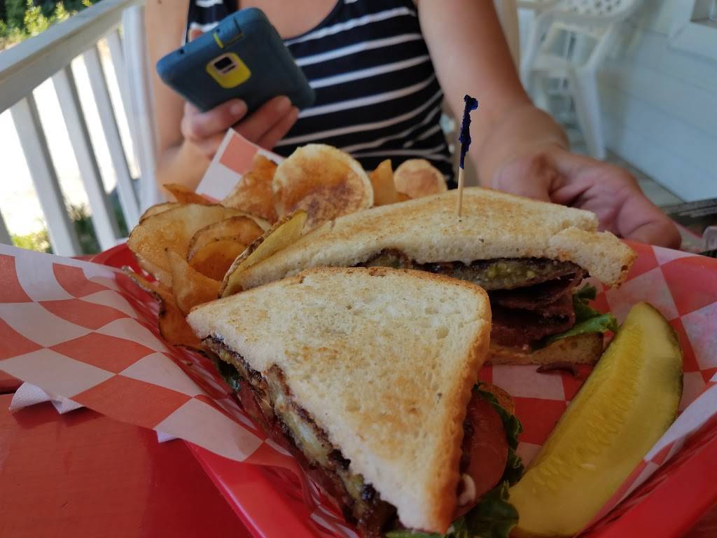 Village Deli & Creamery | restaurant | 10744 Ocean Hwy, Pawleys Island, SC 29585, USA | 8432350333 OR +1 843-235-0333