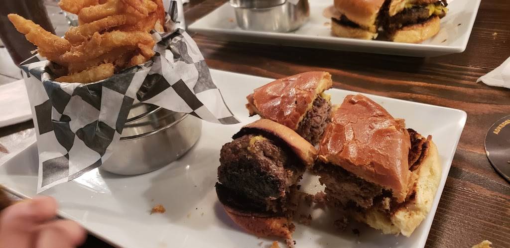 Hops Craft Beer Burger | restaurant | 400 NY-17M, Monroe, NY 10950, USA | 8457833337 OR +1 845-783-3337