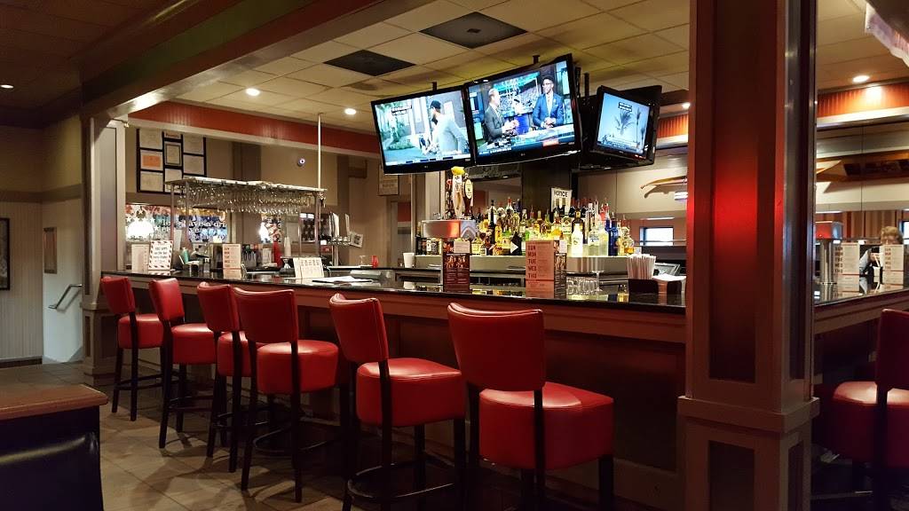TGI Fridays | restaurant | 1445 Northern Blvd, Manhasset, NY 11030, USA | 5168699300 OR +1 516-869-9300