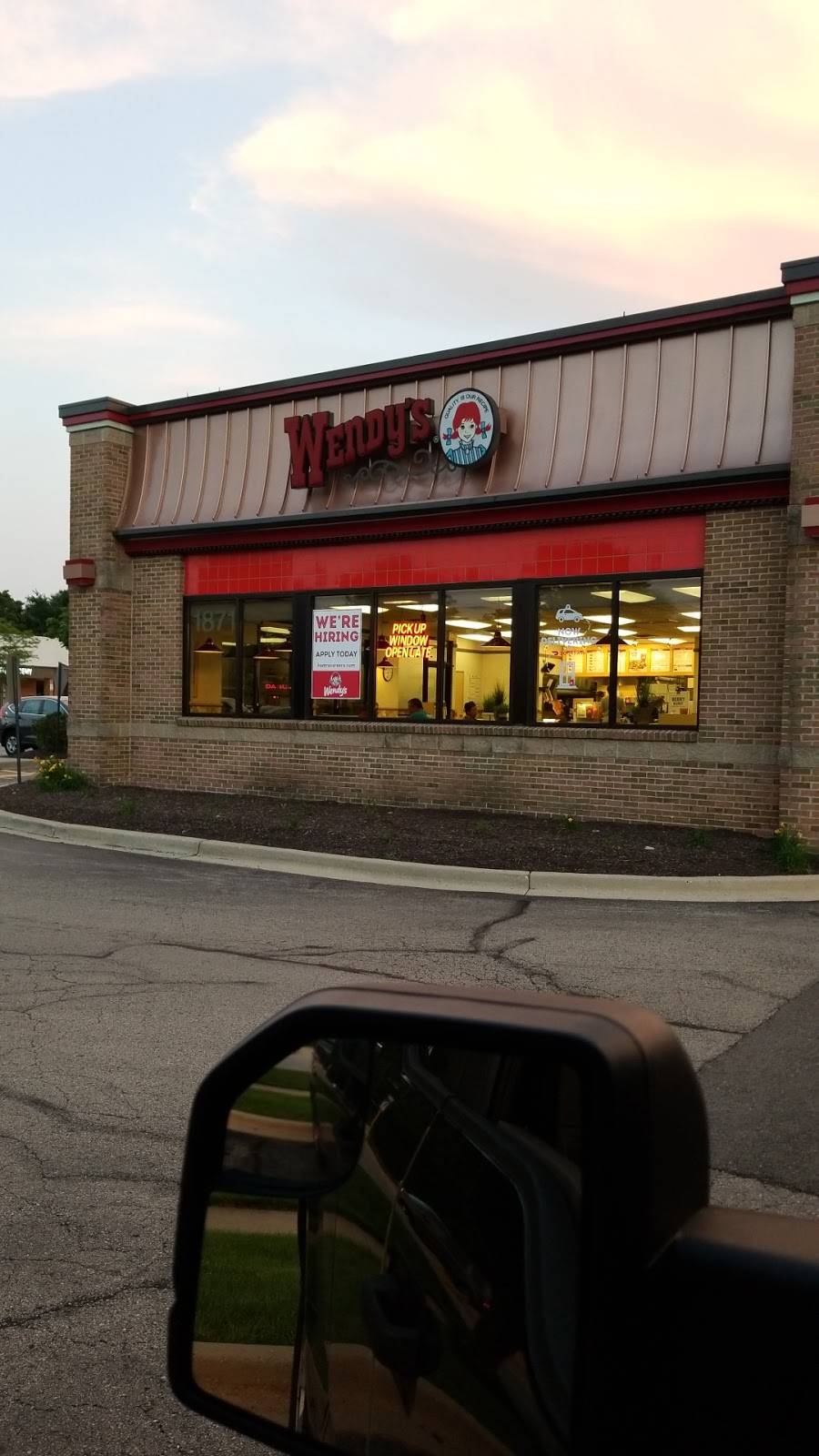 Wendys | restaurant | 1871 Golf Rd, Schaumburg, IL 60194, USA | 8478854563 OR +1 847-885-4563