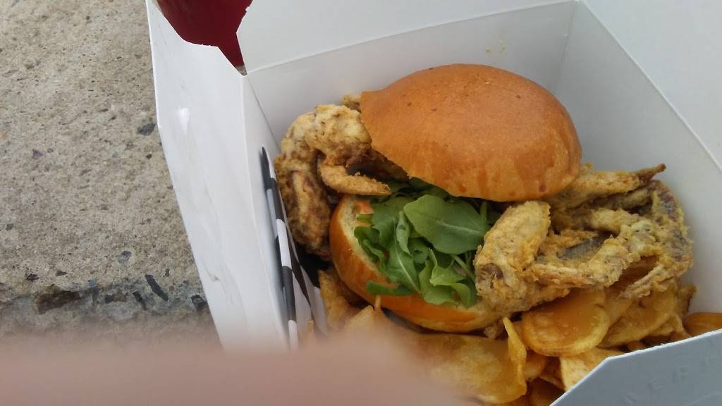 Ozzies Luncheonette | restaurant | 2401 Atlantic Ave, Longport, NJ 08403, USA | 6094870575 OR +1 609-487-0575