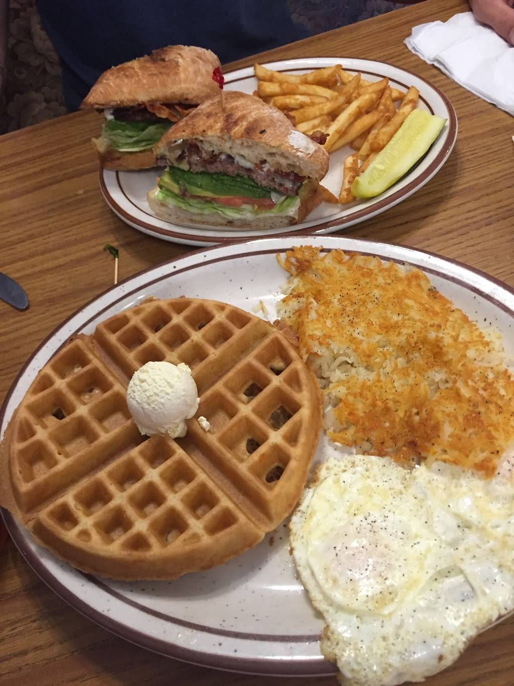 Billy Js Restaurant | restaurant | 9976 Sierra Ave, Fontana, CA 92335, USA | 9093500939 OR +1 909-350-0939