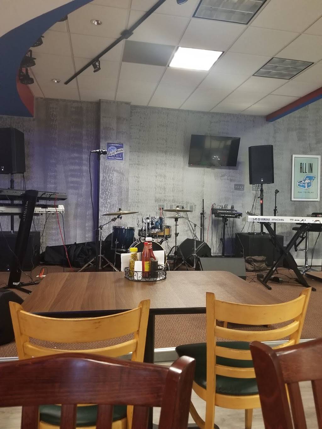 The Flying Daiquiri | restaurant | 900 E Copeland Rd suite 160, Arlington, TX 76011, USA | 8175239673 OR +1 817-523-9673